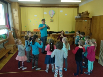 Muzikohrátky ve třídě Žabiček