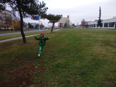 Žabičky pouští draka