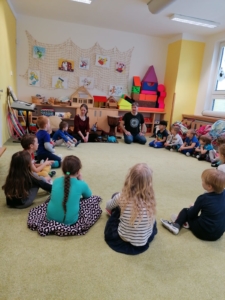 Muzikohrátky ve třídě Berušky