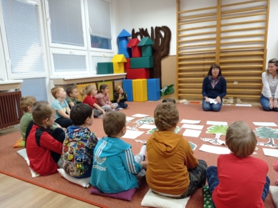 Žabičky s medvídkem Brumlou objevují les