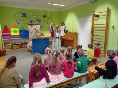 Nám nám narodil se - divadelní představení v MŠ